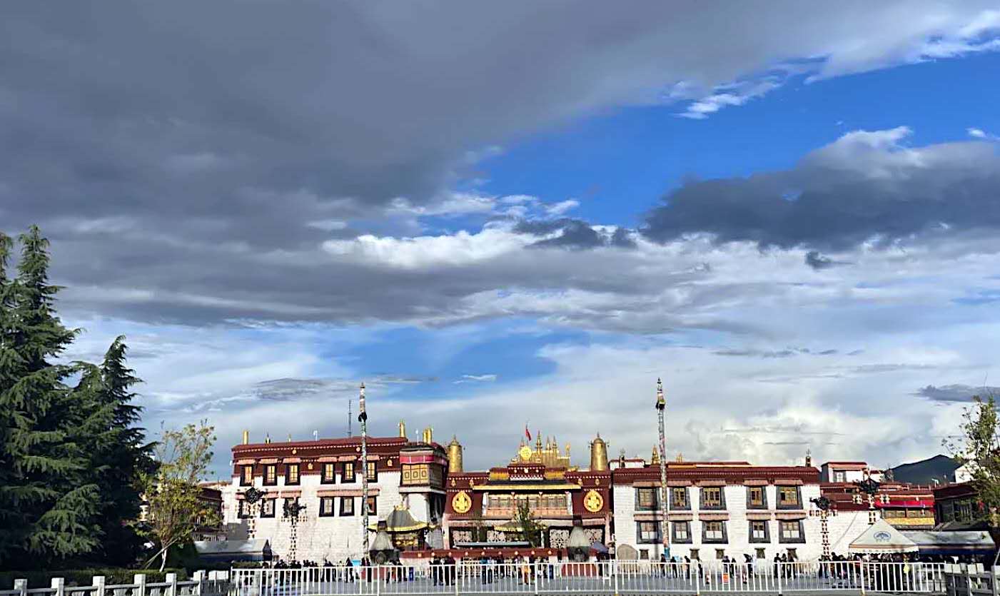 Buddhist sites in Lhasa -Jokhang Temple