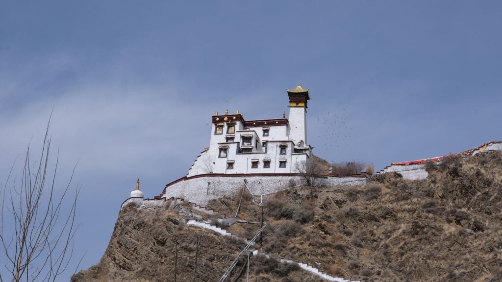 Yumbu lhakhang Palace