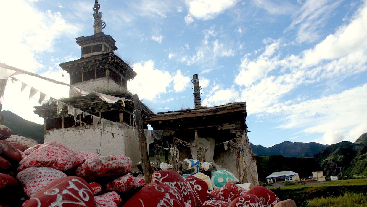 Tibetan mani stone craves