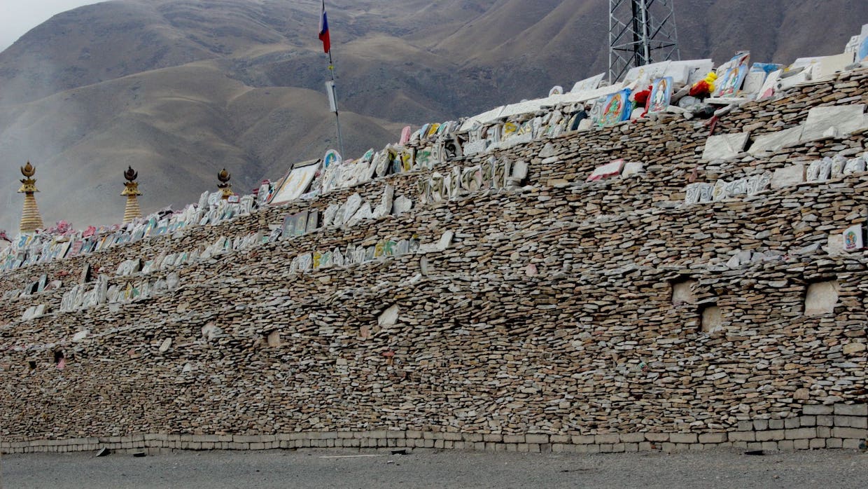 Gyanak Mani stone pile