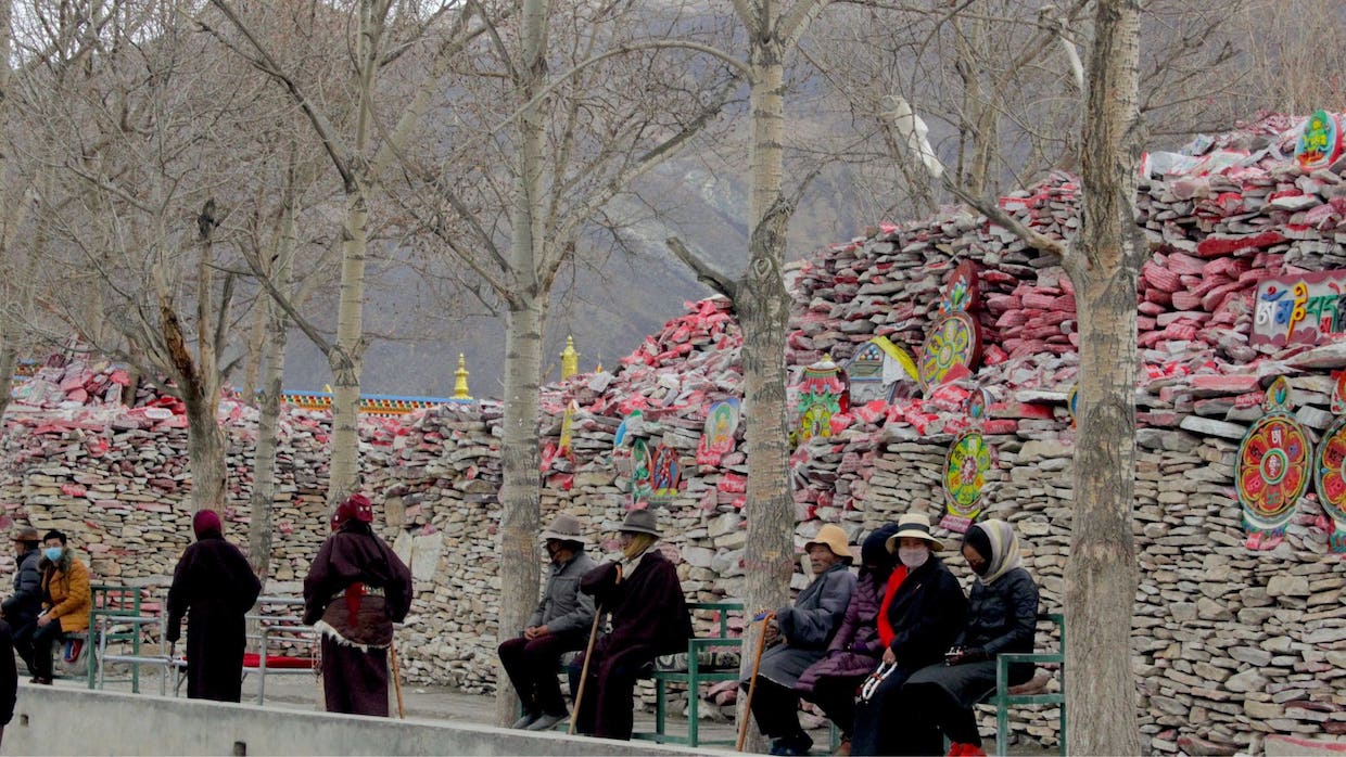 Gyanak Mani temple in Yushu